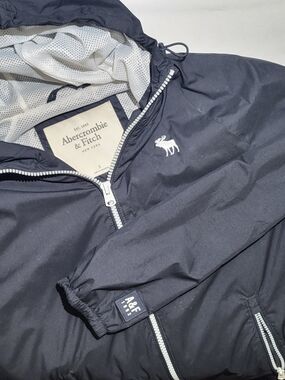 Abercrombie & Fitch Women's Black Hooded Windbreaker